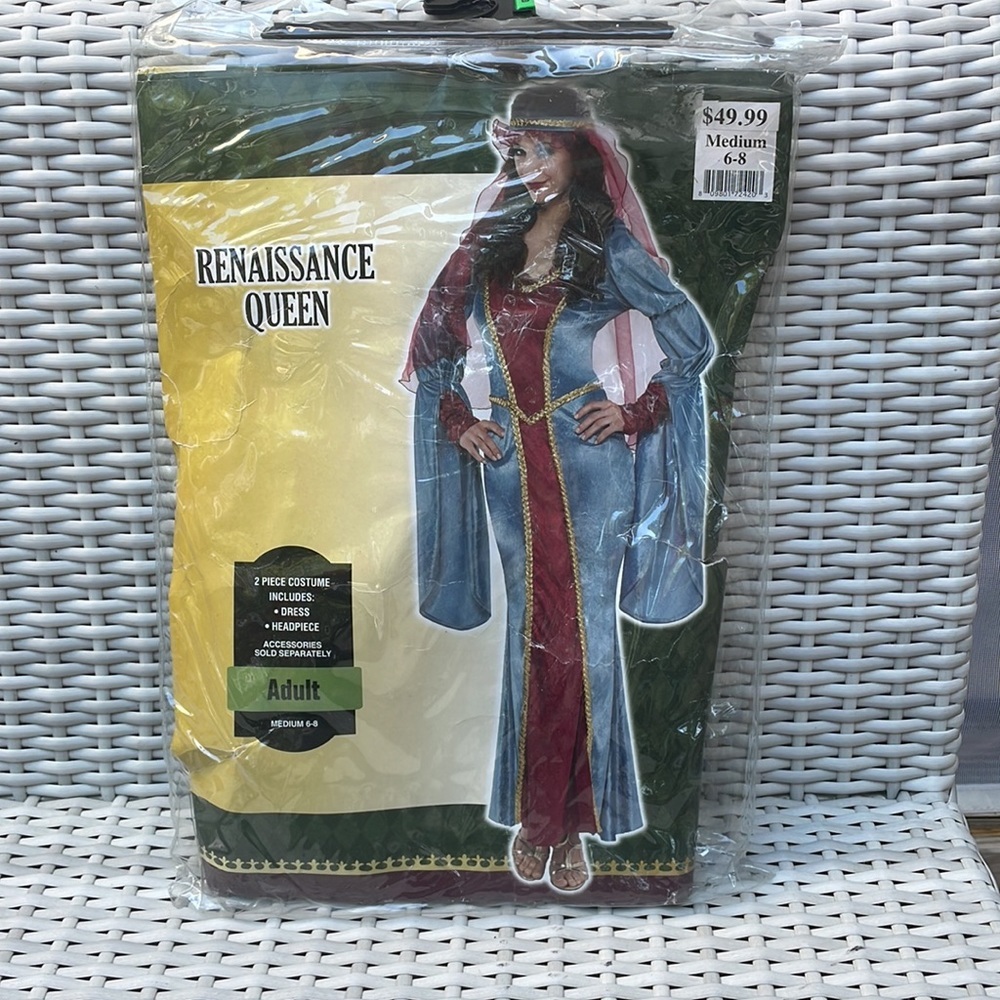 RENAISSANCE QUEEN COSTUME SIZE M (6/8)
